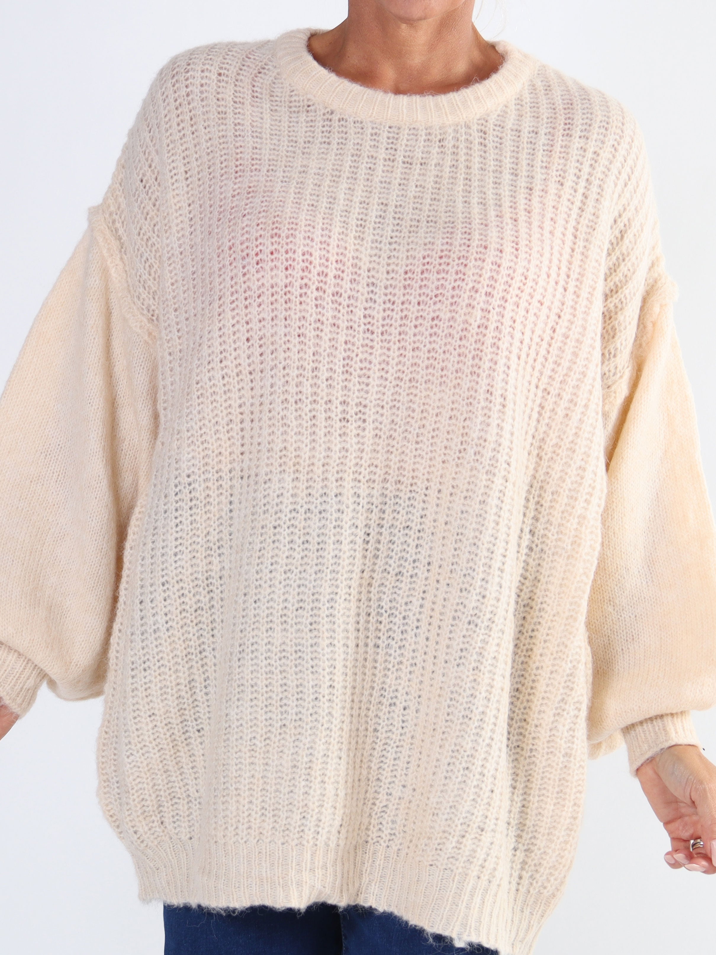 Leana - Lång mjuk plus size stickad blus med ballongärmar